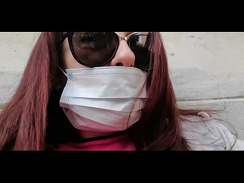 ❤️ Nicoletta neemt wraak op haar buurman en plast in zijn garage (Special Covid19 Italian Quarantine) Super sex at us ❌