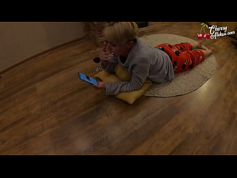 ❤️ Gekke Blondine Pijpt Enorme Pik en Stuitert Er Op - Anale Seks Super sex at us ❌