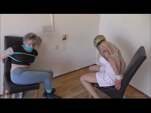 ❤️ Verslaafd / vastgebonden en de mond gesnoerd / jonkvrouw in nood Super sex at us ❌
