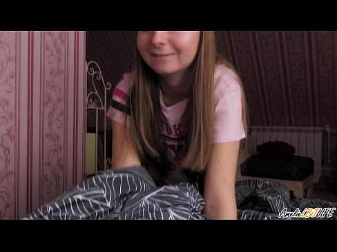 ❤️ Blondie zuigt haar BFF's diep en krijgt Cum in haar mond Super sex at us ❌