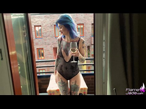 ❤️ Enorm meisje zuigt met een slok en neukt hartstochtelijk onder de open hemel Super sex at us ❌