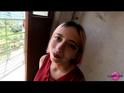 ❤️ Sensuele studente pijpt een vreemdeling in de outback - Cum On His Face Super sex at us ❌